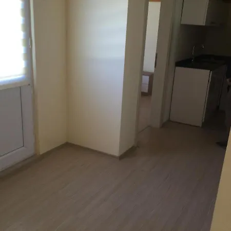 Yalova Apartments *