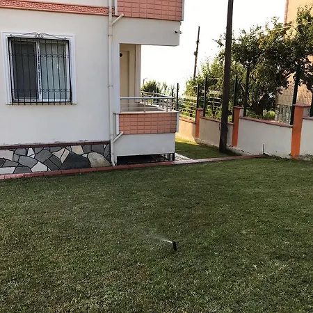 Yalova Apartments *