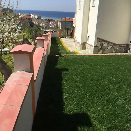 Yalova Apartments *